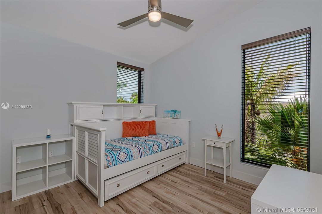 Recently Rented: $12,000 (5 beds, 3 baths, 3317 Square Feet)