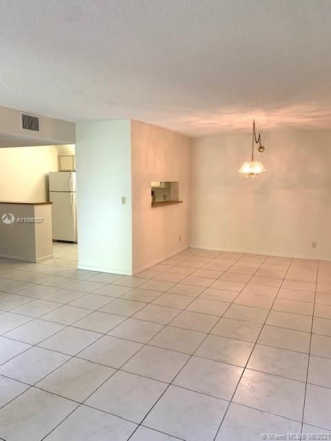 Recently Sold: $195,000 (2 beds, 2 baths, 1025 Square Feet)