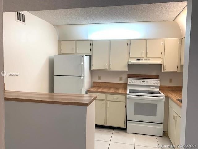 Vendido Recientemente: $195,000 (2 camas, 2 baños, 1025 Pies cuadrados)