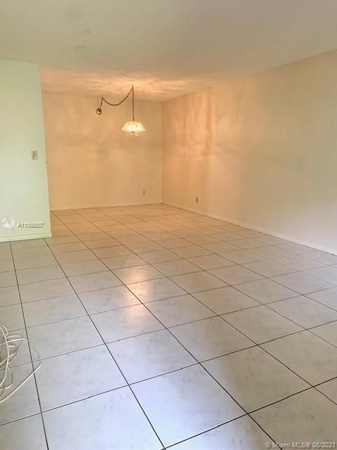 Recently Sold: $195,000 (2 beds, 2 baths, 1025 Square Feet)