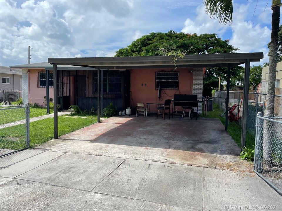 Recently Sold: $287,000 (3 beds, 2 baths, 1789 Square Feet)