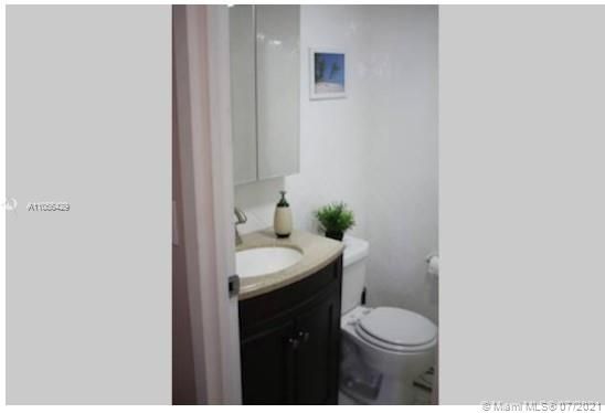 Recently Rented: $1,900 (1 beds, 1 baths, 725 Square Feet)