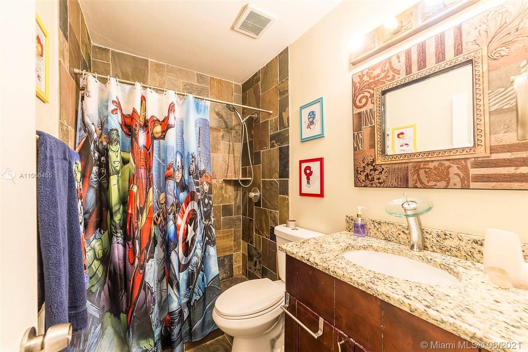 Vendido Recientemente: $339,000 (3 camas, 3 baños, 1624 Pies cuadrados)