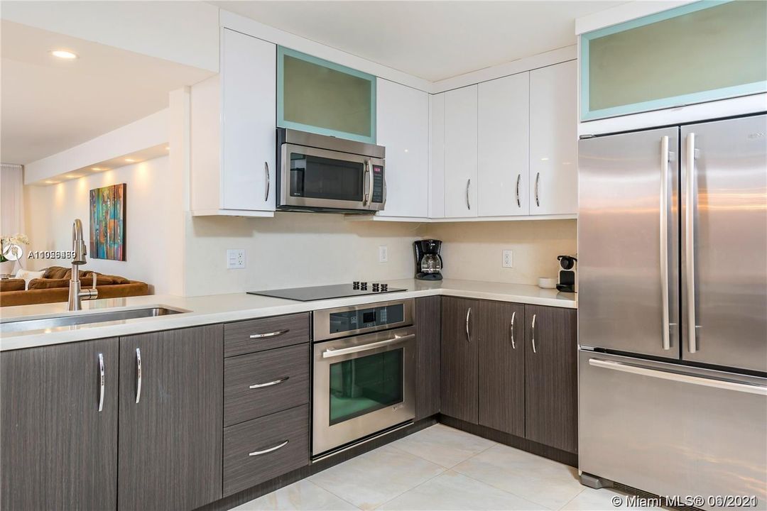 Recently Sold: $1,199,000 (2 beds, 2 baths, 1800 Square Feet)