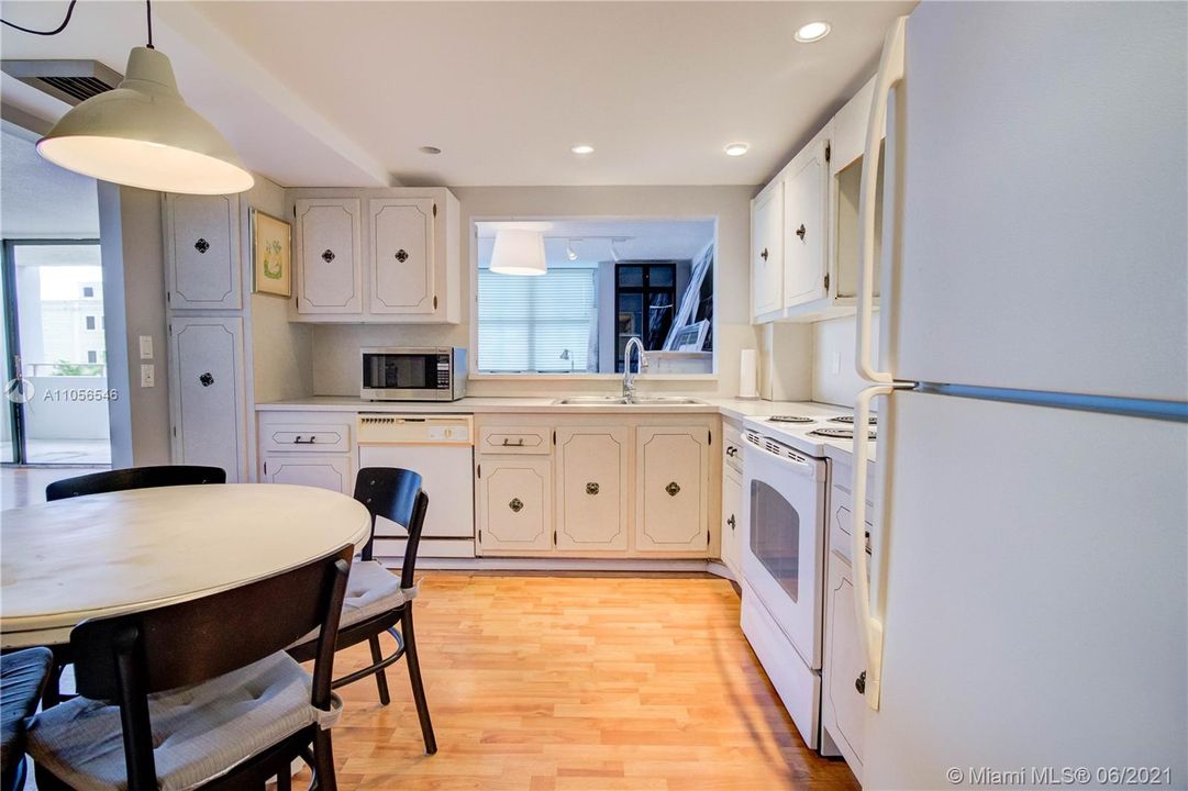 Recently Sold: $485,000 (2 beds, 2 baths, 1640 Square Feet)