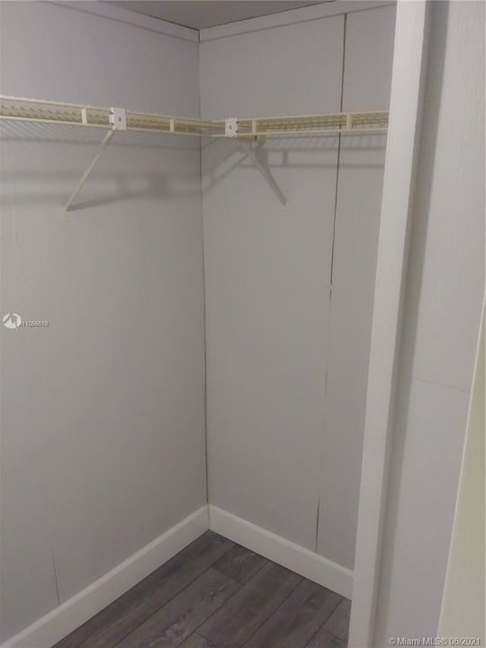 最近租的: $1,050 (1 贝兹, 1 浴室, 464 平方英尺)