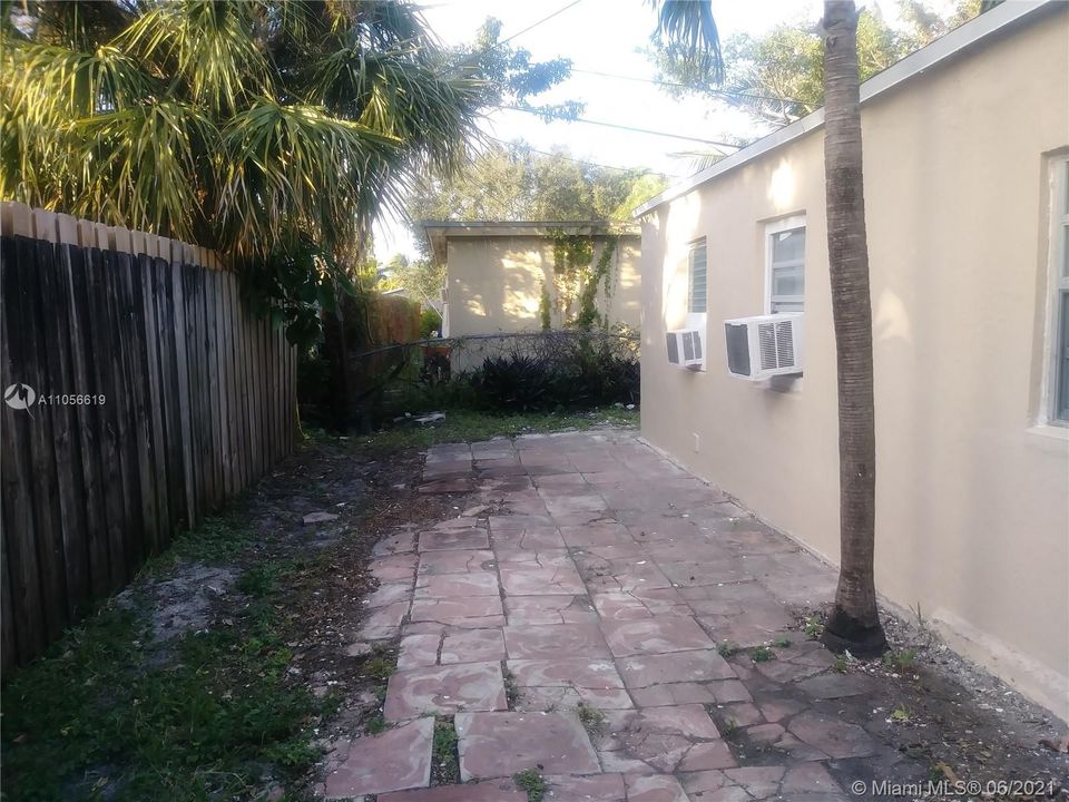 最近租的: $1,050 (1 贝兹, 1 浴室, 464 平方英尺)