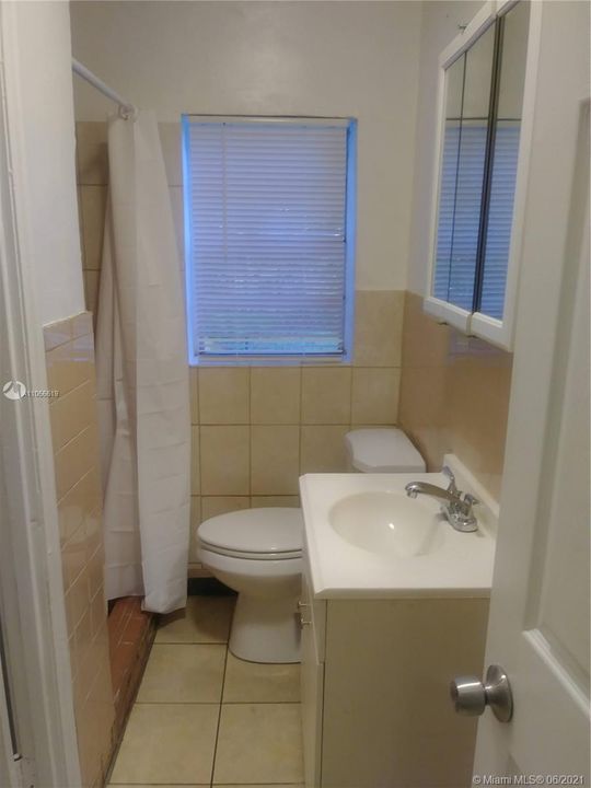 最近租的: $1,050 (1 贝兹, 1 浴室, 464 平方英尺)