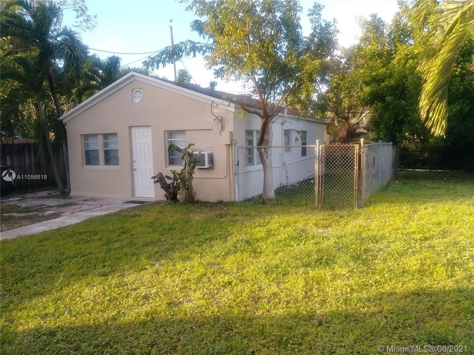 最近租的: $1,050 (1 贝兹, 1 浴室, 464 平方英尺)