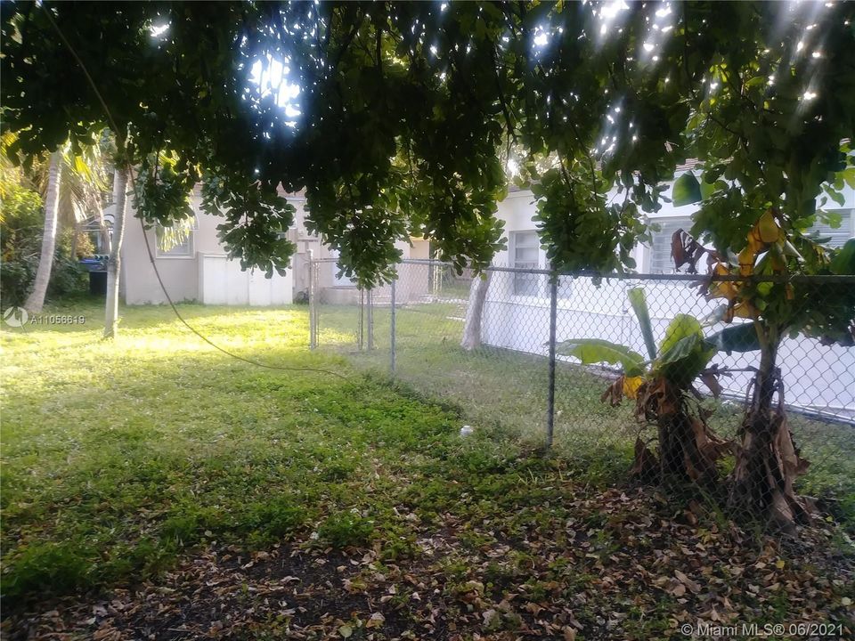 最近租的: $1,050 (1 贝兹, 1 浴室, 464 平方英尺)