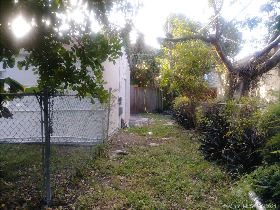 最近租的: $1,050 (1 贝兹, 1 浴室, 464 平方英尺)