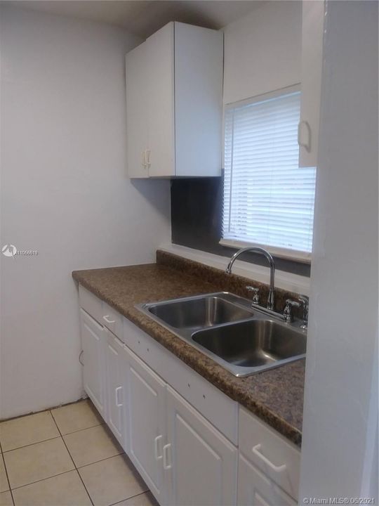 最近租的: $1,050 (1 贝兹, 1 浴室, 464 平方英尺)