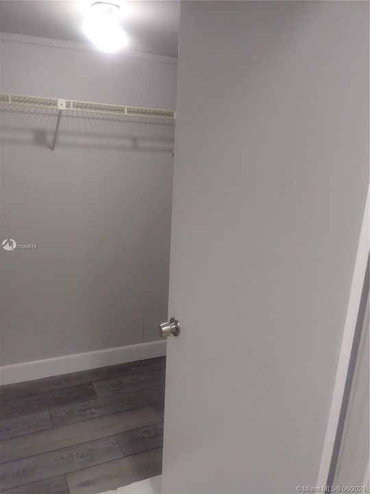 最近租的: $1,050 (1 贝兹, 1 浴室, 464 平方英尺)