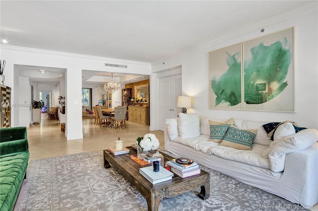 Recently Sold: $1,975,000 (2 beds, 2 baths, 2510 Square Feet)