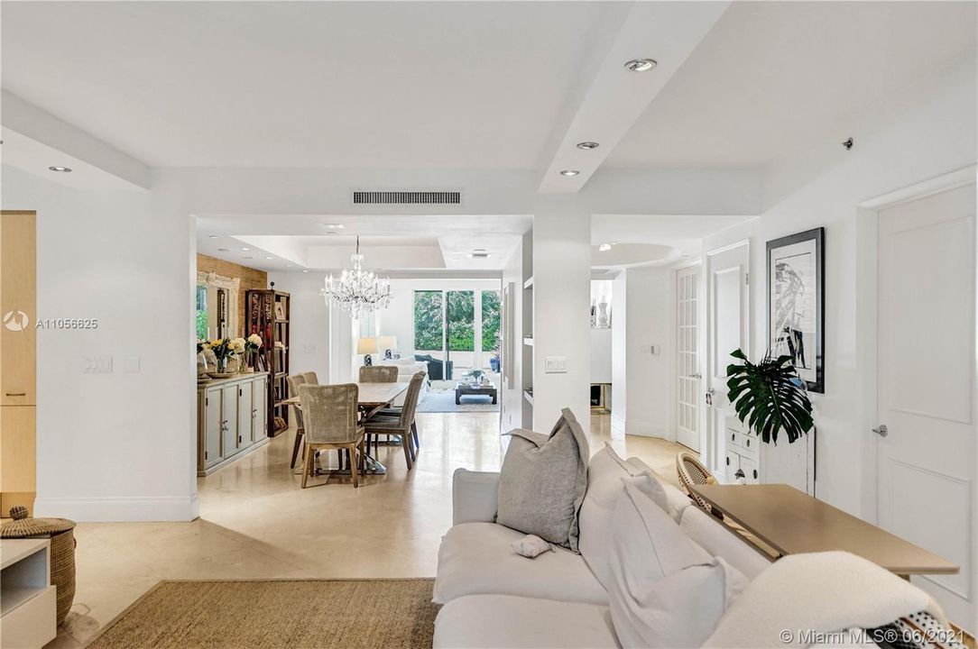 Recently Sold: $1,975,000 (2 beds, 2 baths, 2510 Square Feet)