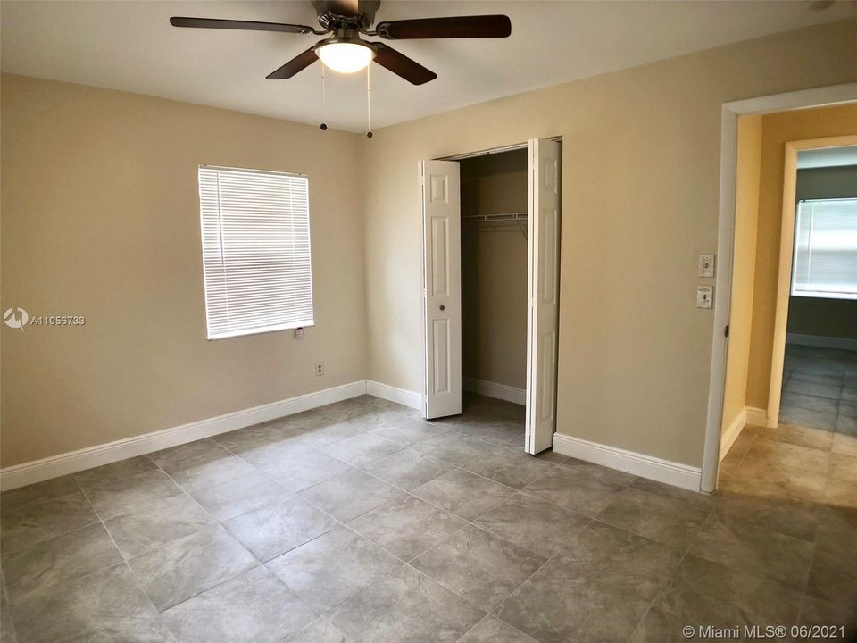 Recently Sold: $210,000 (3 beds, 2 baths, 1363 Square Feet)