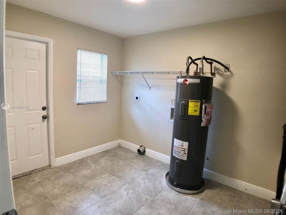 Recently Sold: $210,000 (3 beds, 2 baths, 1363 Square Feet)