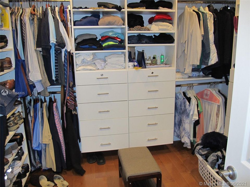 最近售出: $595,000 (4 贝兹, 3 浴室, 2650 平方英尺)