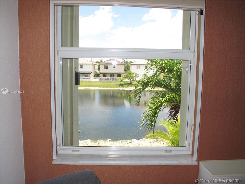 最近售出: $595,000 (4 贝兹, 3 浴室, 2650 平方英尺)