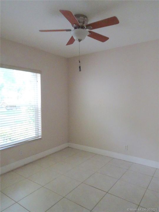 Recently Rented: $2,650 (3 beds, 2 baths, 1487 Square Feet)
