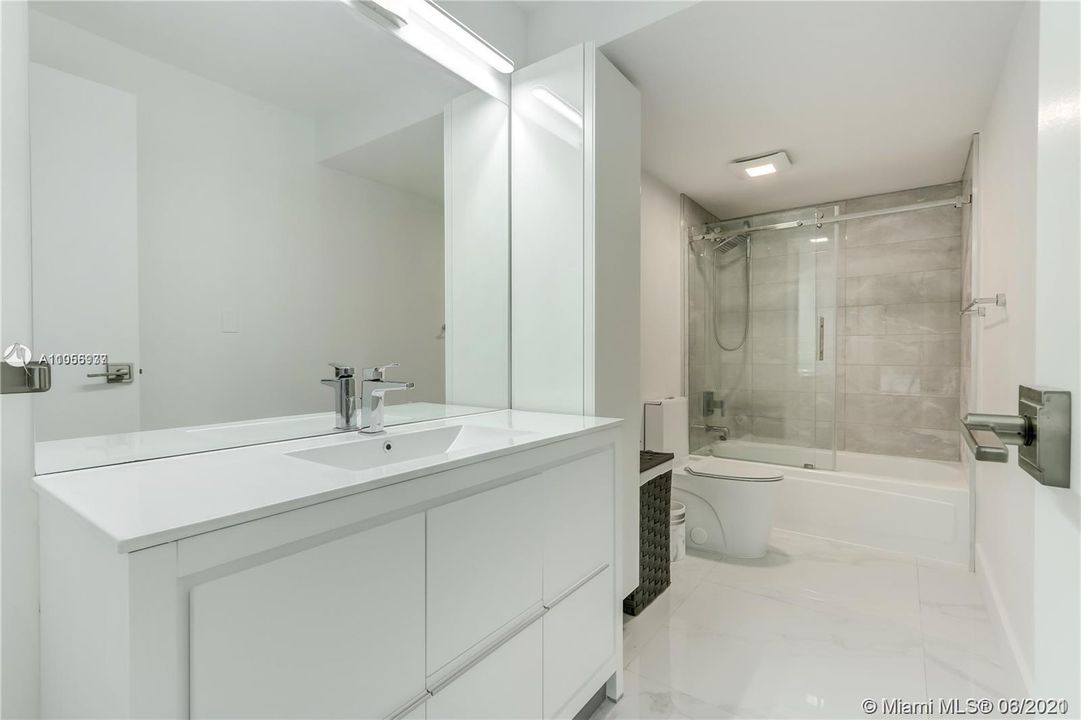 Недавно арендовано: $4,500 (1 спален, 1 ванн, 896 Квадратных фут)