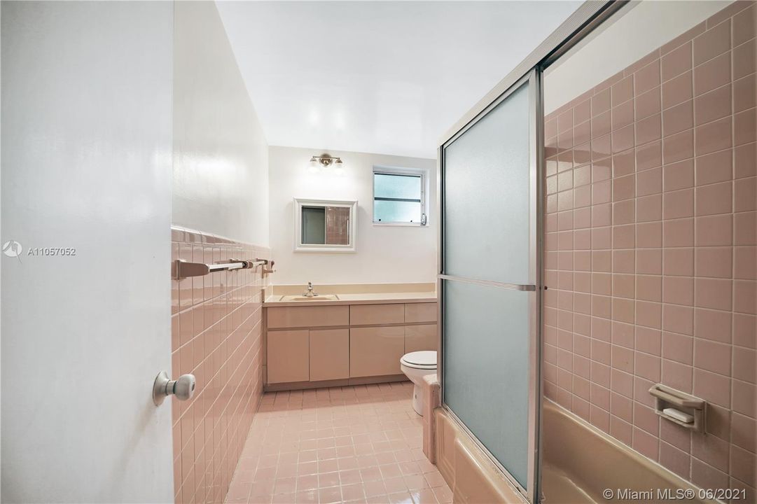 最近售出: $289,000 (2 贝兹, 2 浴室, 1365 平方英尺)