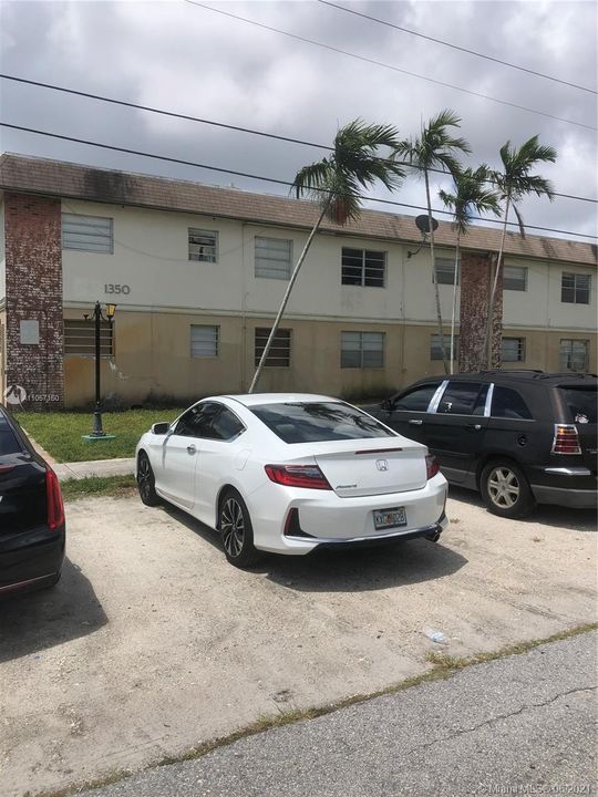 Recently Sold: $93,999 (1 beds, 1 baths, 805 Square Feet)