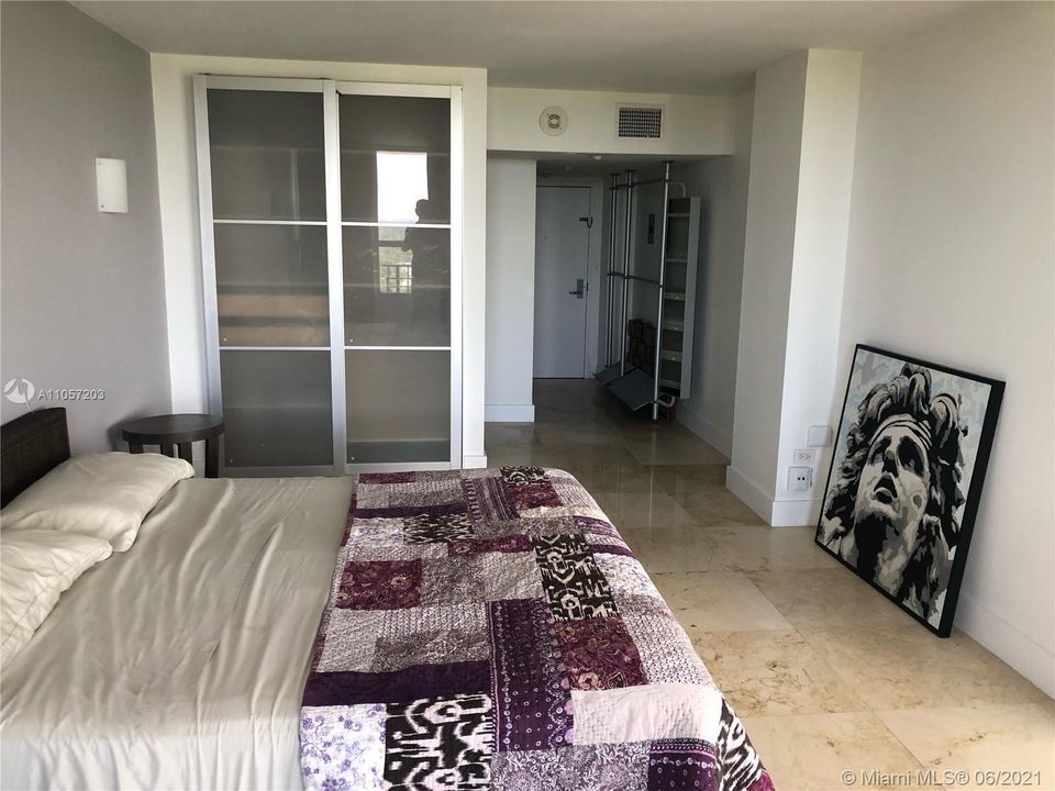 Recently Rented: $3,000 (2 beds, 2 baths, 1225 Square Feet)