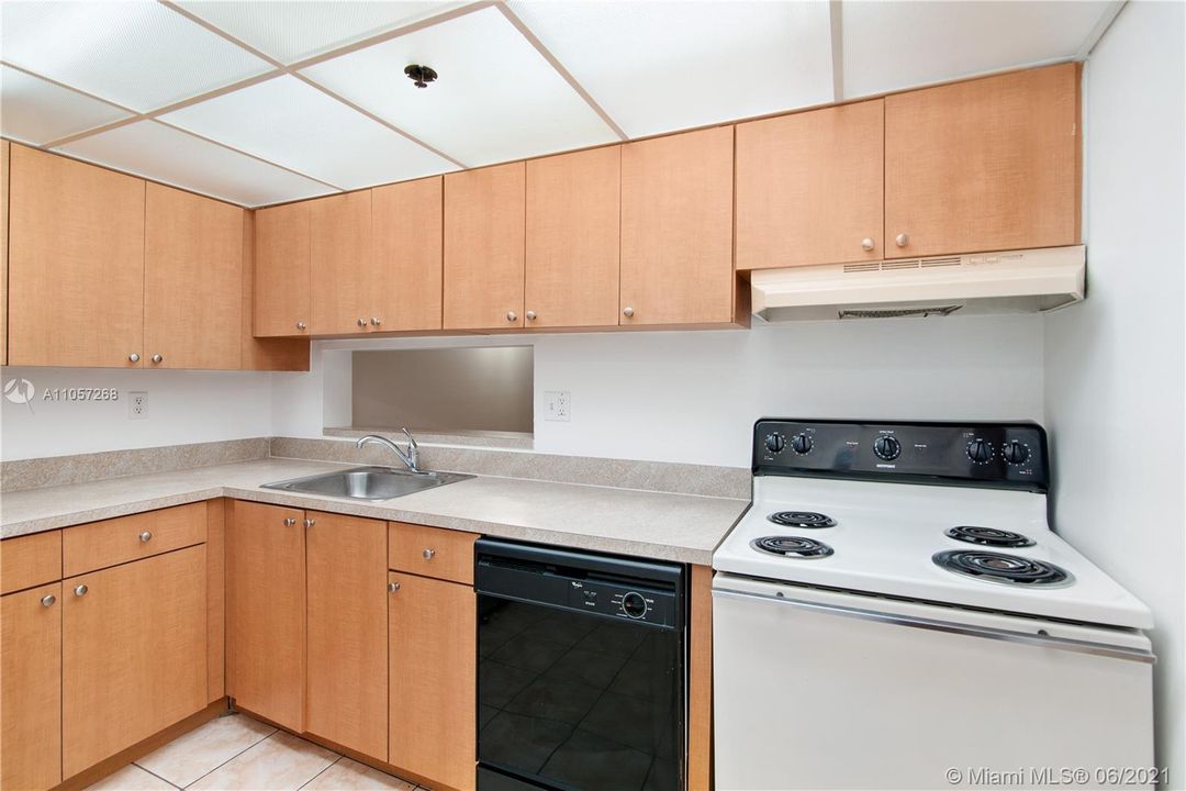 Recently Sold: $179,000 (2 beds, 2 baths, 965 Square Feet)