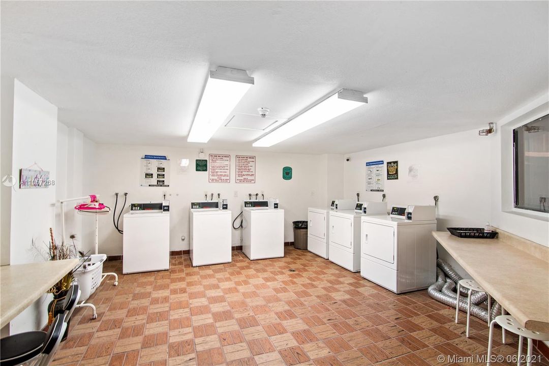 Recently Sold: $179,000 (2 beds, 2 baths, 965 Square Feet)