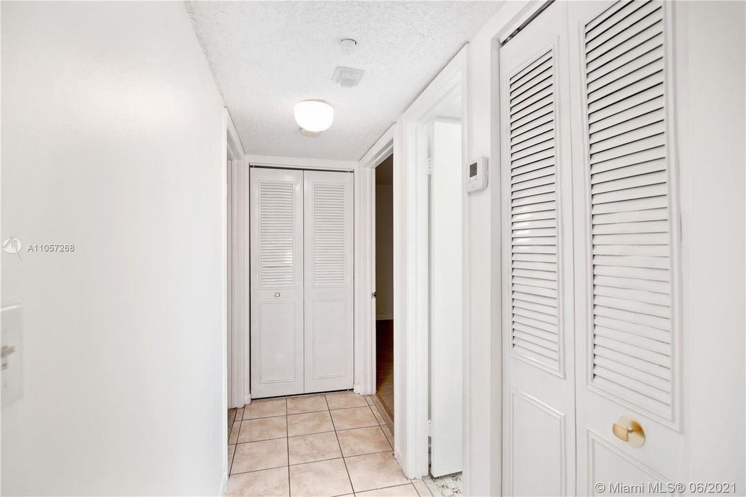 Recently Sold: $179,000 (2 beds, 2 baths, 965 Square Feet)