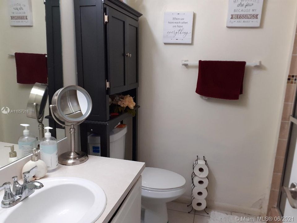 Recently Rented: $1,650 (2 beds, 2 baths, 854 Square Feet)