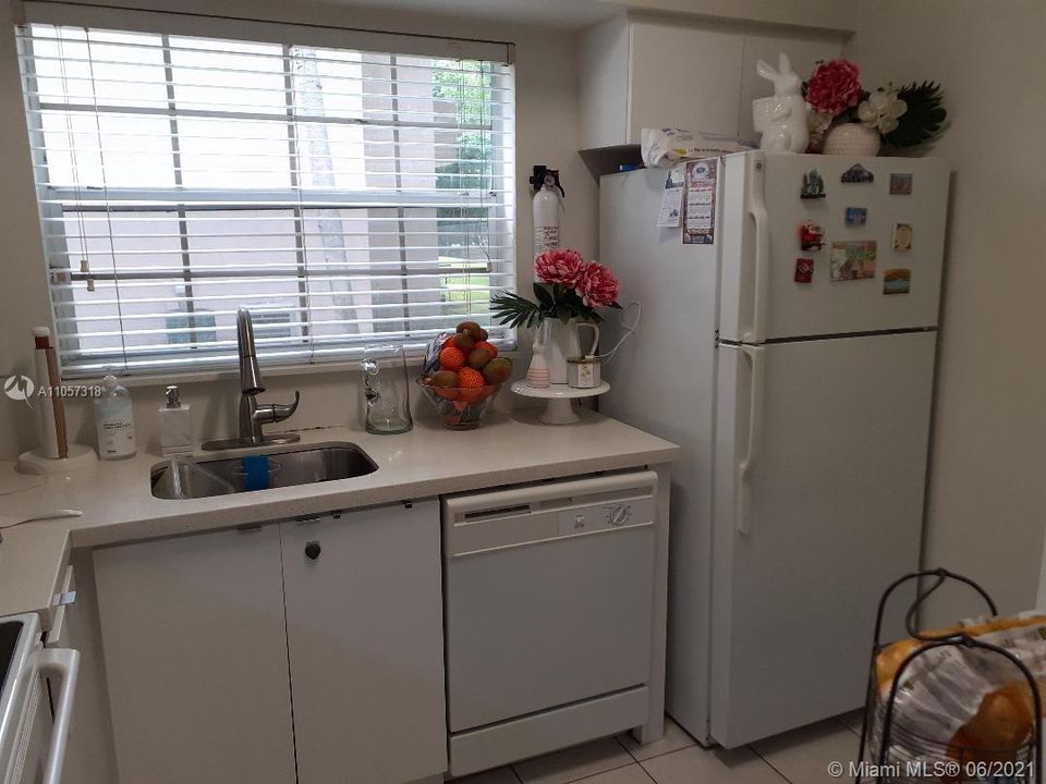 Recently Rented: $1,650 (2 beds, 2 baths, 854 Square Feet)