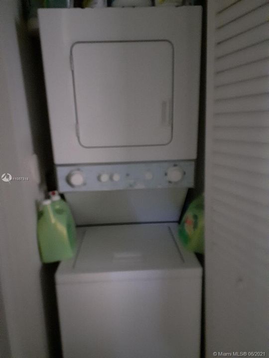 Recently Rented: $1,650 (2 beds, 2 baths, 854 Square Feet)