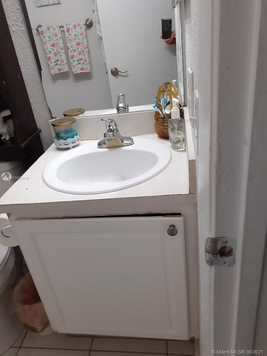 Recently Rented: $1,650 (2 beds, 2 baths, 854 Square Feet)