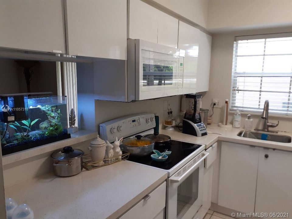 Recently Rented: $1,650 (2 beds, 2 baths, 854 Square Feet)