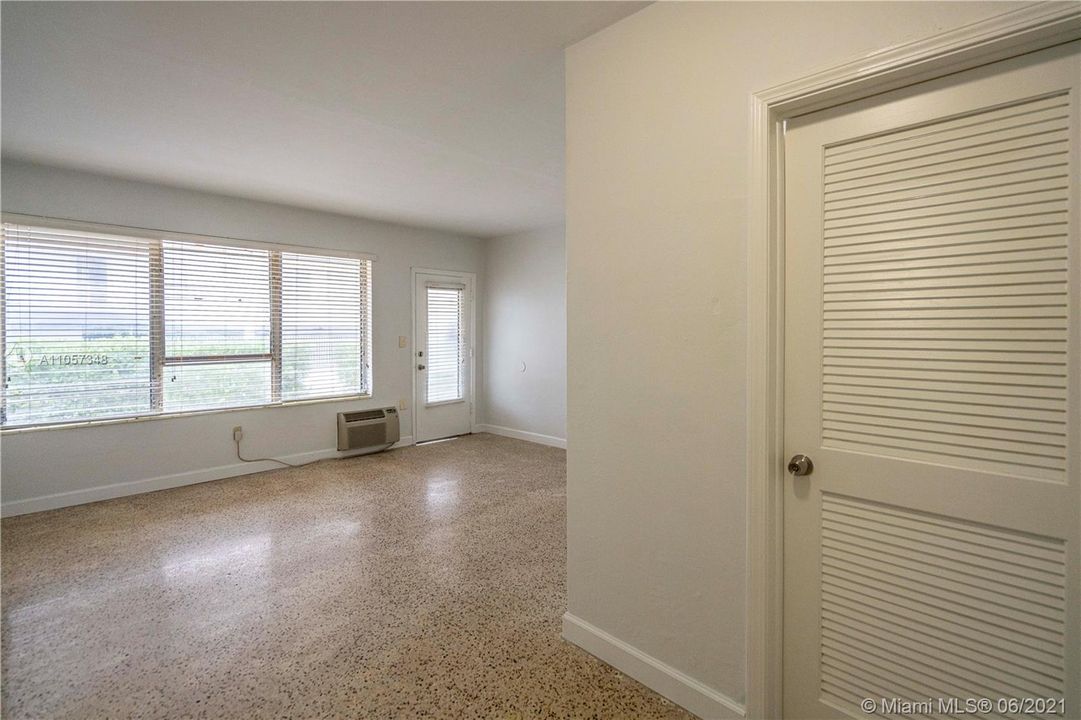 Недавно арендовано: $1,200 (0 спален, 1 ванн, 400 Квадратных фут)