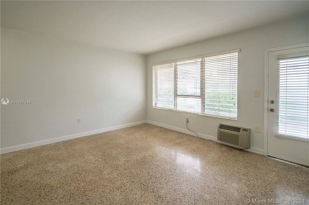 Недавно арендовано: $1,200 (0 спален, 1 ванн, 400 Квадратных фут)