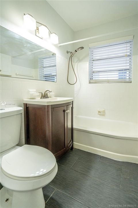 Недавно арендовано: $1,200 (0 спален, 1 ванн, 400 Квадратных фут)