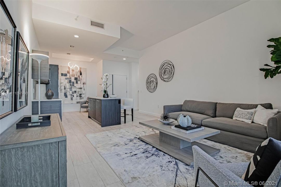 Recently Sold: $850,000 (3 beds, 3 baths, 1500 Square Feet)