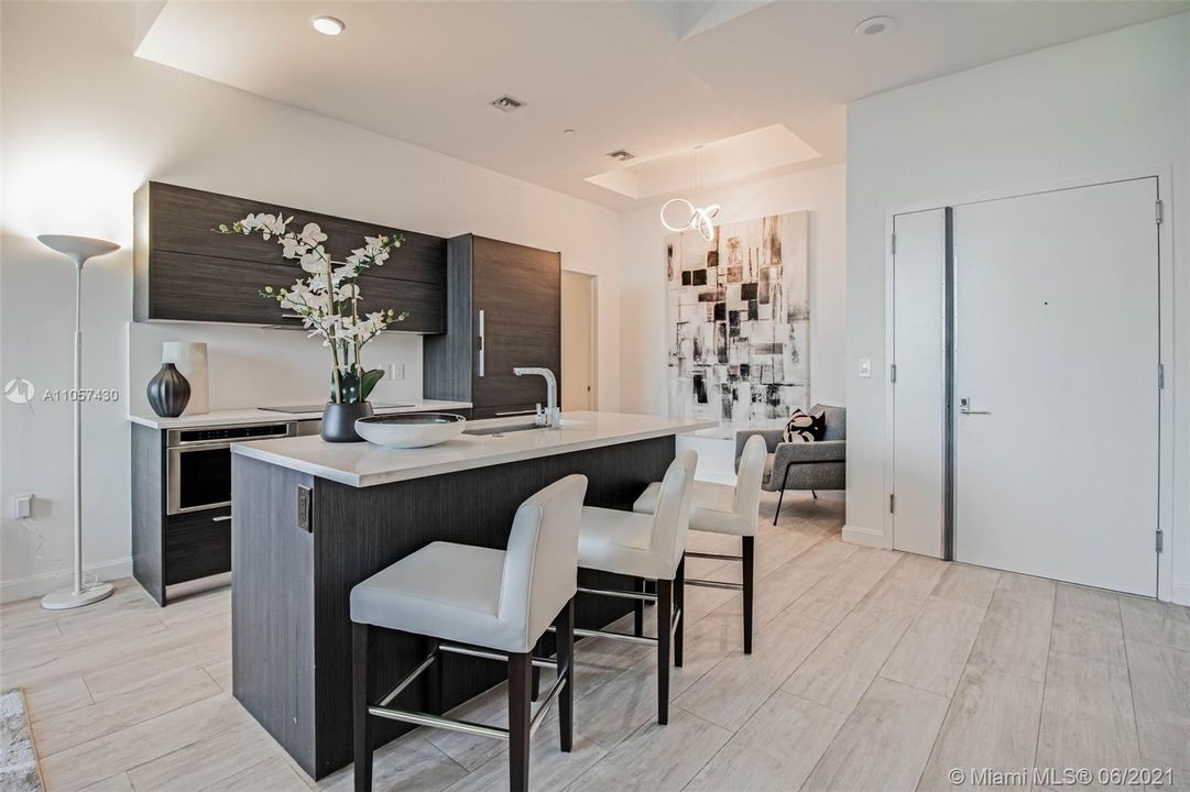 Recently Sold: $850,000 (3 beds, 3 baths, 1500 Square Feet)