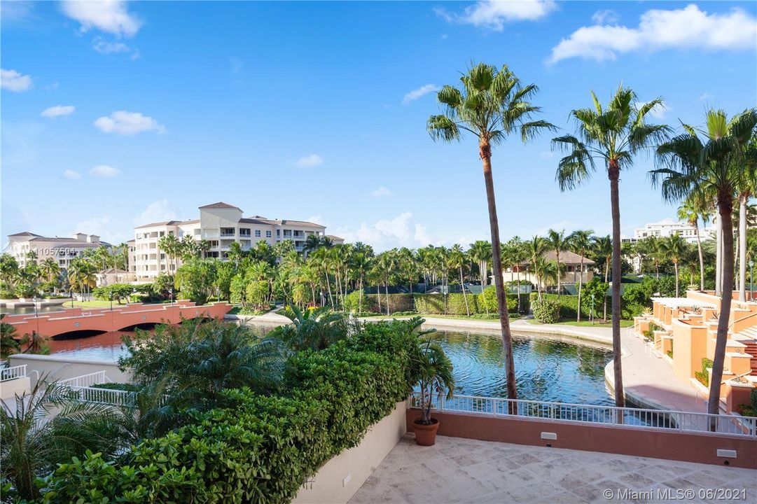 Recently Sold: $1,599,000 (3 beds, 3 baths, 2632 Square Feet)