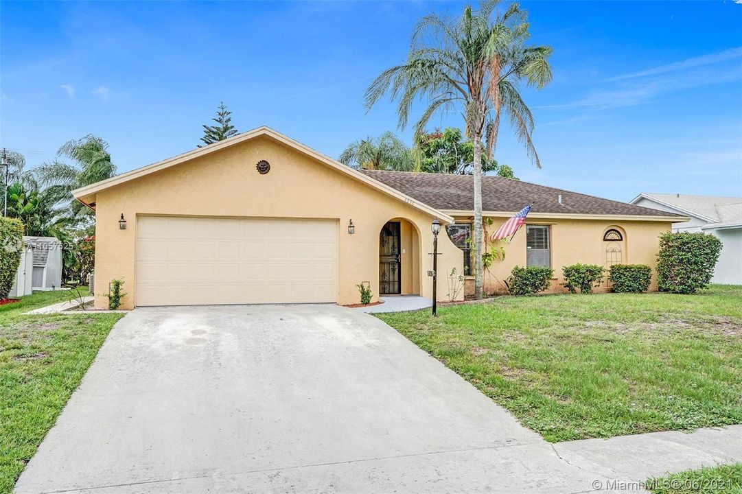 Vendido Recientemente: $359,900 (3 camas, 2 baños, 1698 Pies cuadrados)