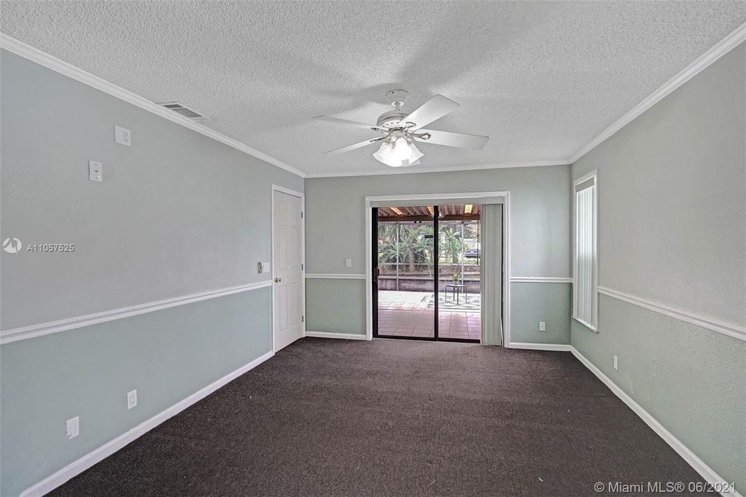 Vendido Recientemente: $359,900 (3 camas, 2 baños, 1698 Pies cuadrados)