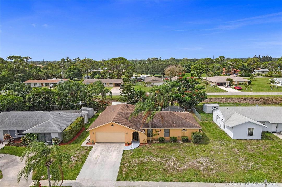 Vendido Recientemente: $359,900 (3 camas, 2 baños, 1698 Pies cuadrados)