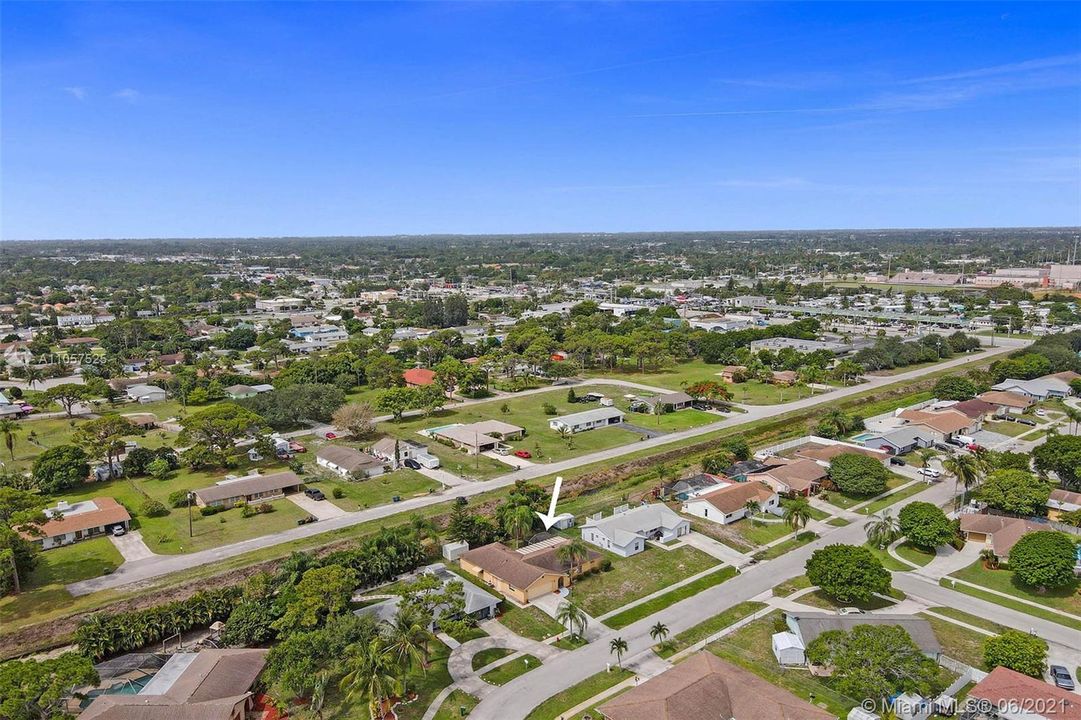 Vendido Recientemente: $359,900 (3 camas, 2 baños, 1698 Pies cuadrados)