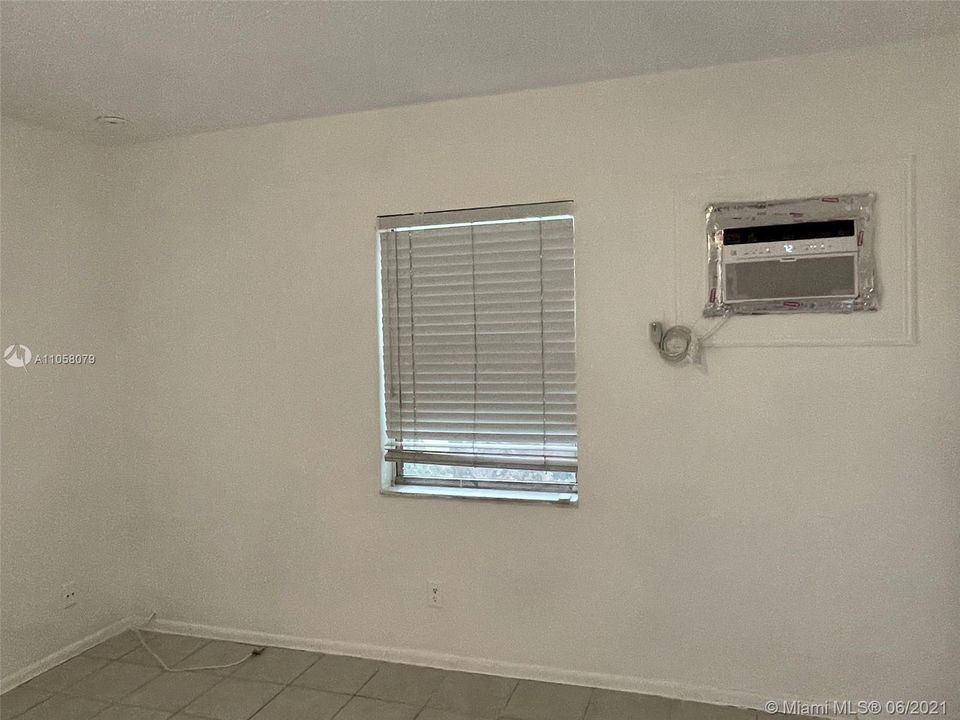 Recently Rented: $900 (1 beds, 1 baths, 0 Square Feet)