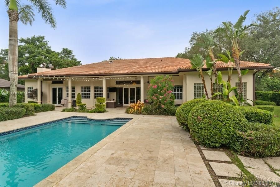 Vendido Recientemente: $1,975,000 (5 camas, 5 baños, 4101 Pies cuadrados)