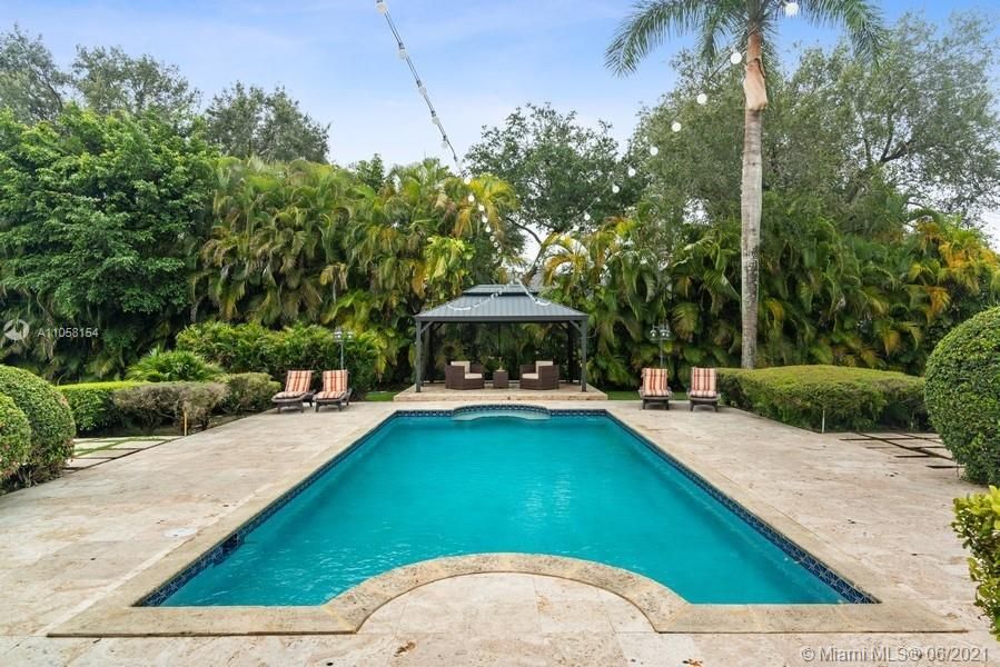 Vendido Recientemente: $1,975,000 (5 camas, 5 baños, 4101 Pies cuadrados)