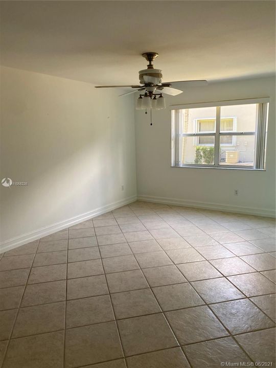 Recently Rented: $1,650 (2 beds, 2 baths, 1070 Square Feet)